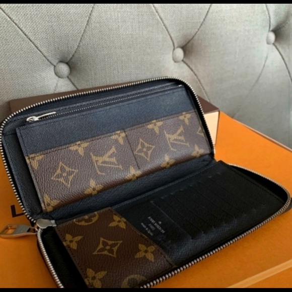 100% authentic Louis Vuitton ZIPPY Monogram Macassar wallet - Picture 4 of 15